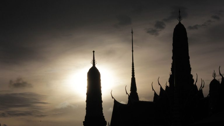 2563 ศาสตราจารย์ ดร.พิริยะ ผลพิรุฬห์ และคณะ